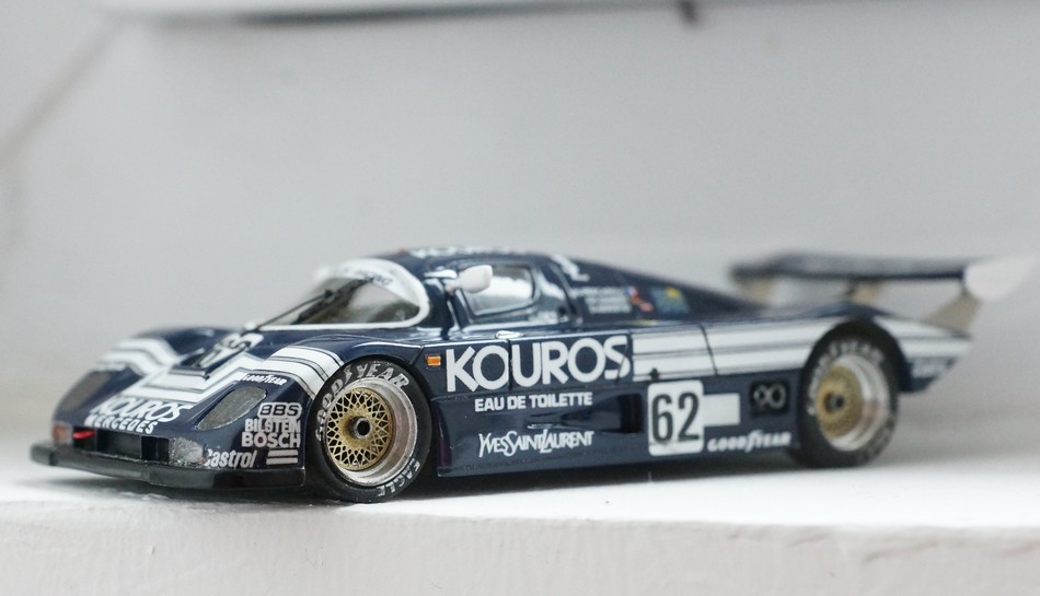 Kouros C8 1986.Cliquez pour acc�der � la page