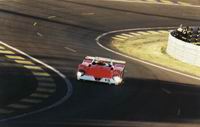 BMW au tertre rouge.Cliquez pour agrandir