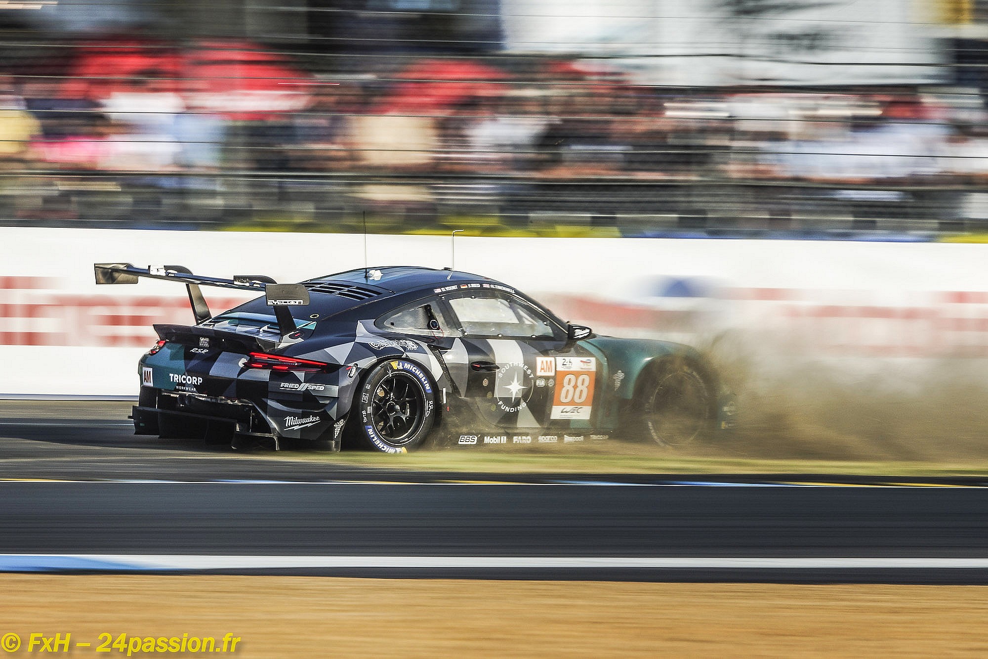 Porsche 911 RSR-19.Cliquez pour agrandir